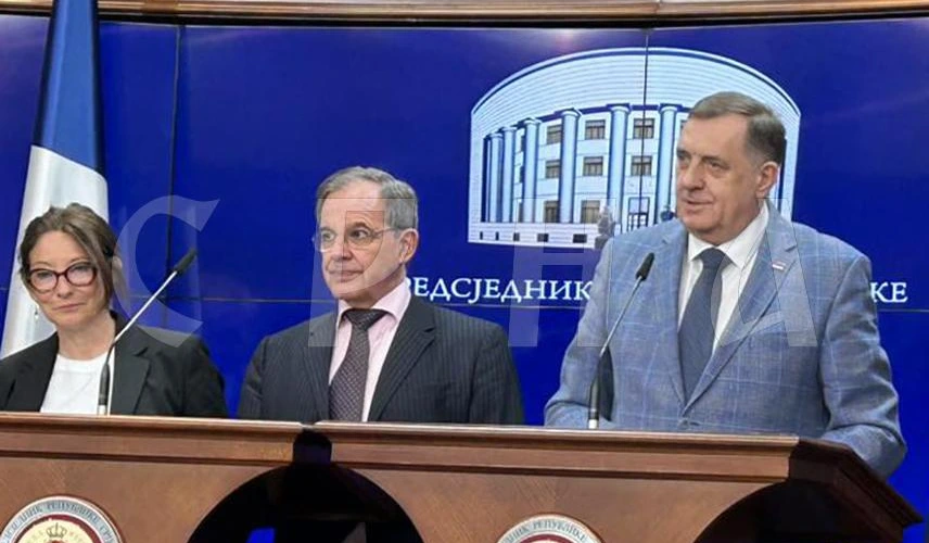 Members of the European Parliament Pascale Piera and Thierry Mariani with the president of Republika Srpska Milorad Dodik at a press conference in Banja Luka.