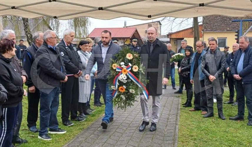 A memorial service was held in Brod for the members of the Dujanić and Martić families, victims of the crimes committed by the Croatian armed forces that took place today in 1992, which preceded the suffering of Serbs in Sijekovac.