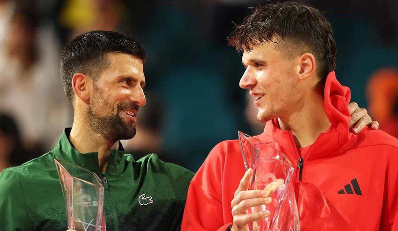 ĐOKOVIĆ LOSES TO MENŠÍK IN MAIMI OPEN FINAL