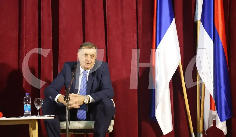 Republika Srpska President Milorad Dodik held a conversation today with residents at the Cultural Centre Derventa.