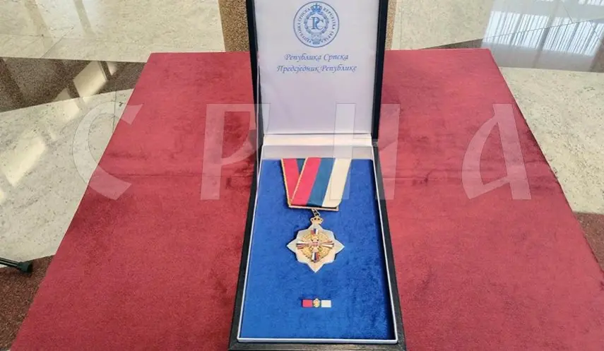 DODIK PRESENTS ORDER TO MOSHE LEVI