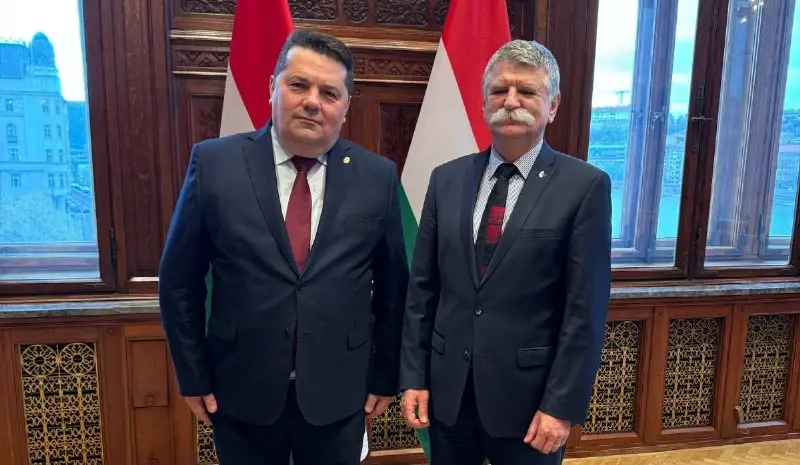Republika Srpska National Assembly Speaker Nenad Stevandić met with a Hungarian Parliament Speaker László Kövér in Budapest today.