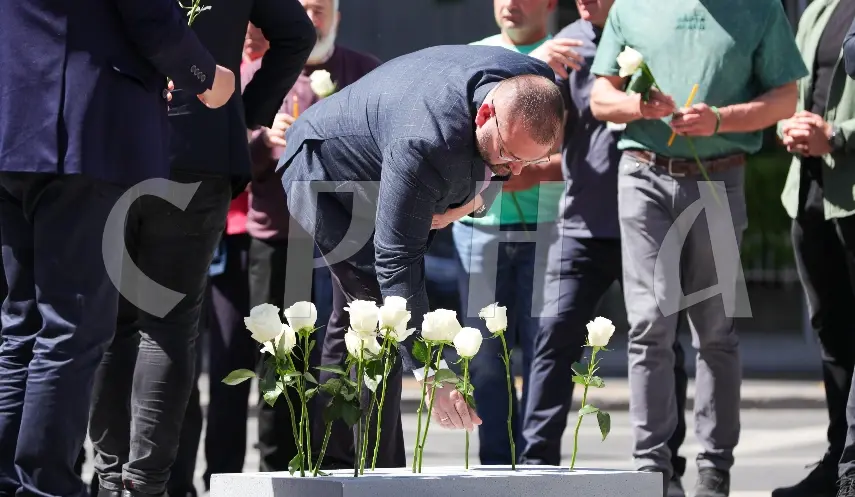 Acting director of the Republic Research Centre on War, War Crimes and Tracing Missing Persons Viktor Nuždić attending the commemoration of the 33rd anniversary of the crime against JNA soldiers in Dobrovoljačka Street.