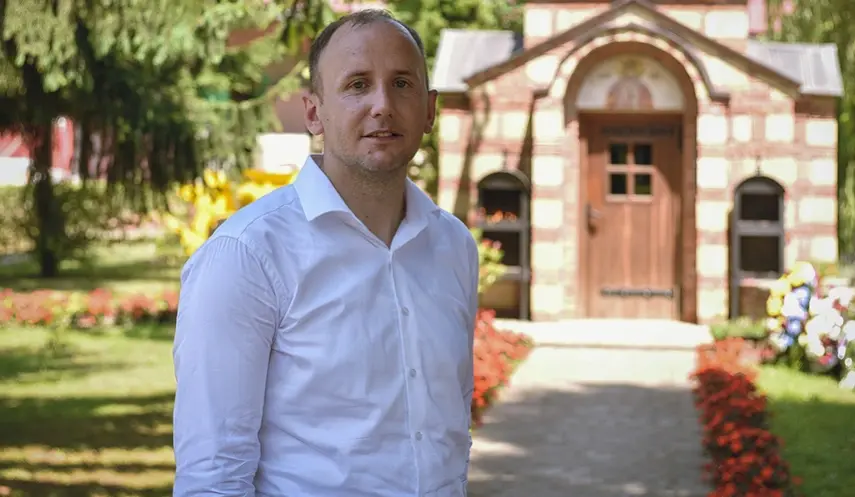 DESECRATION OF MEMORIAL PLAQUE IN VRACA SHOWS HATRED TOWARD EVERYTHING WITH SERB PREFIX