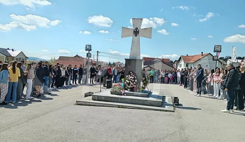 HISTORY LESSON FOR 250 STUDENTS AND VISIT TO NOVI ZEJTINLIK