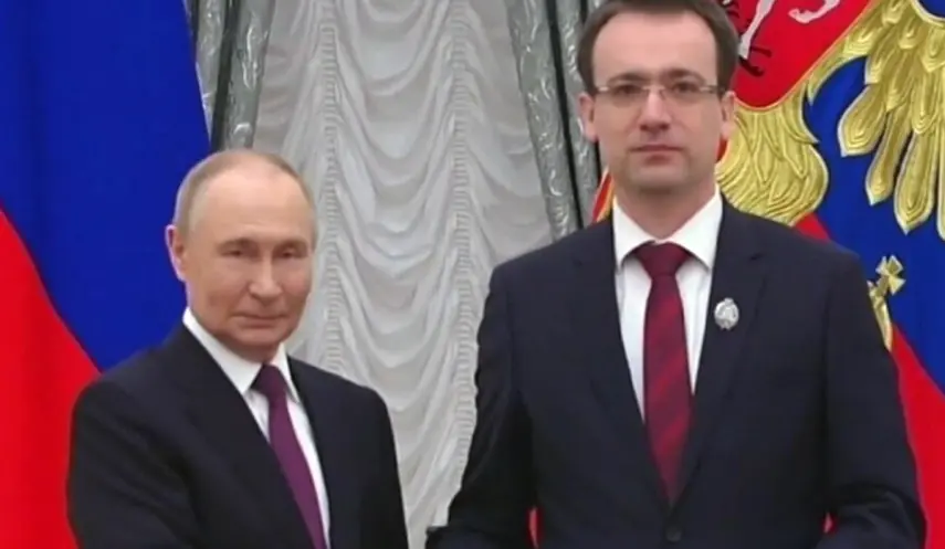 Uglješa Stanojević, chief physician of the Kursk Oncology Scientific and Clinical Center "Ostroverhov", originally from Čečava near Teslić, has been decorated by Russian President Vladimir Putin with the title of Distinguished Physician of the Russian Federation.