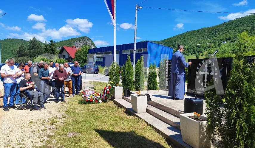 MEMORIAL SERVICE HELD IN LJUBOGOŠTA FOR 17 FALLEN SOLDIERS