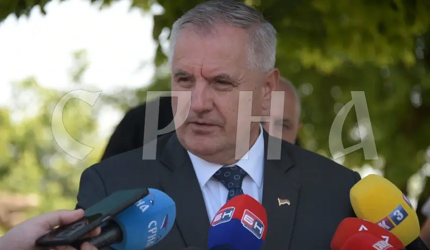 The Prime Minister of Republika Srpska Radovan Višković while adressing the press in Duga Njiva