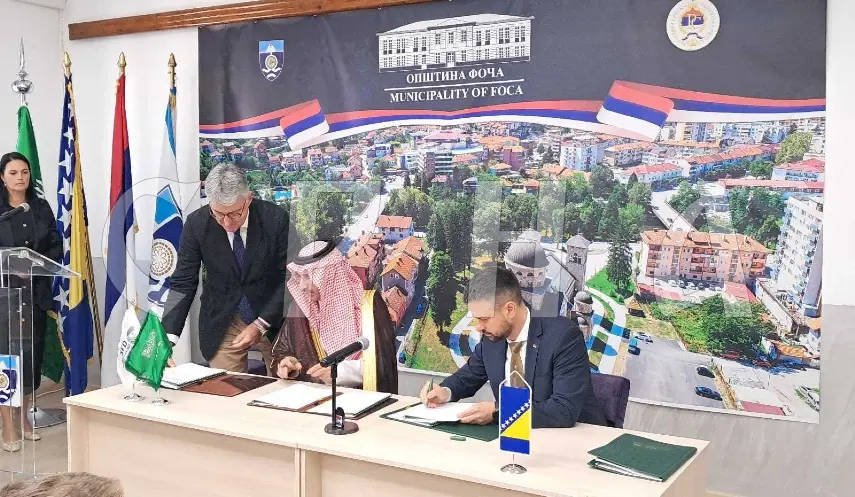The Minister of Finance and Treasury in the Council of Ministers Srđan Amidžić and the Director General of the Saudi Fund for Development Sultan Abdulrahman Al-Marshad today in Foča signed two loan agreements with a total value of BAM 53,538,516.