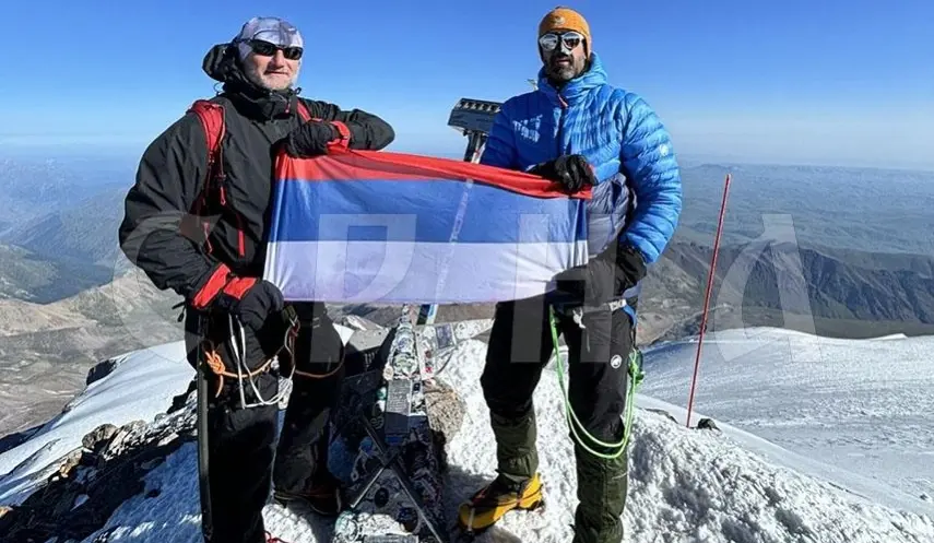 FLAG OF SRPSKA ON ELBRUS, THE HIGHEST SUMMIT OF RUSSIA AND EUROPE