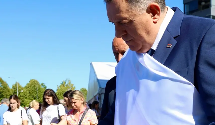 DODIK LIT CANDLE IN SERBIAN-RUSSIAN CHURCH IN MEMORY OF CHARLIE KIRK