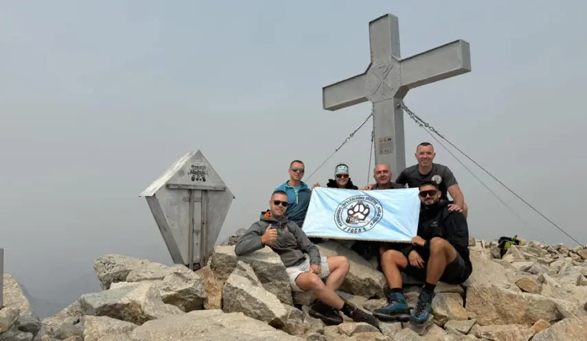 VUČJA STOPA TEAM REACHES TOP OF THE PYRENEES