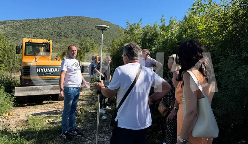 ROAD TO STONE QUARRY BEING CUT THROUGH LAND OF SERB RETURNESS IN KUTI SETTLEMENT