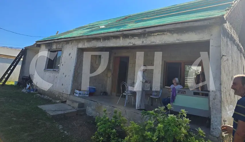 RETURNEE FAMILY RECEIVES AID FROM SRPSKA GOVERNMENT