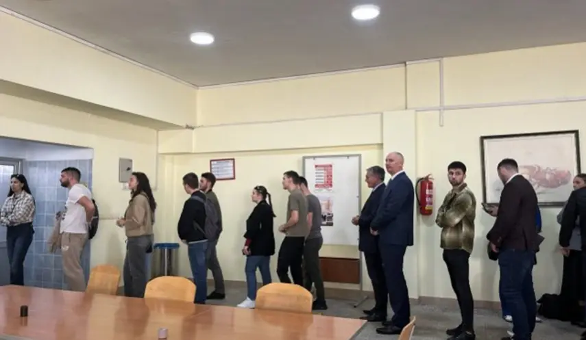 KARAN WITH STUDENTS: SRPSKA HAVING YOUNG, EDUCATED PEOPLE IS GOAL