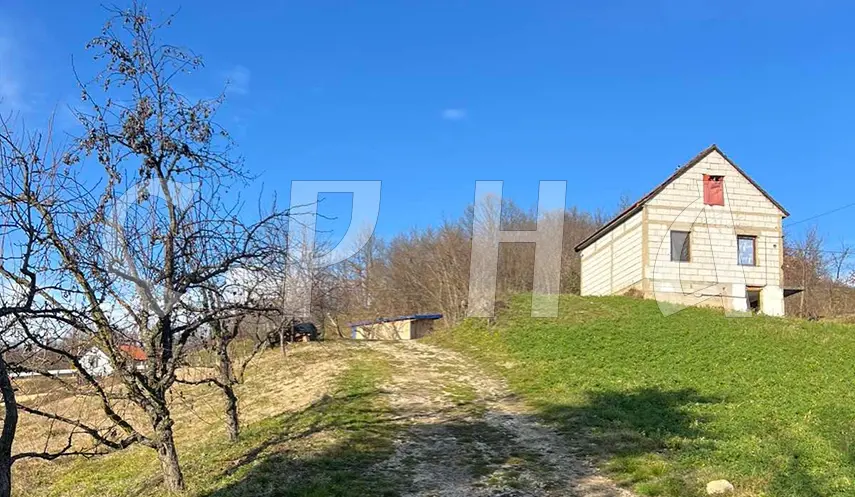 ONLY SERB RETURNEE FAMILY UNDER PRESSURE FROM MUNICIPAL AUTHORITIES