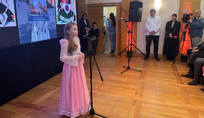 BELGRADE SIREN KATARINA KRSTIĆ CAPTIVATES AUDIENCE IN REPUBLIKA SRPSKA WITH TRADITIONAL SINGING