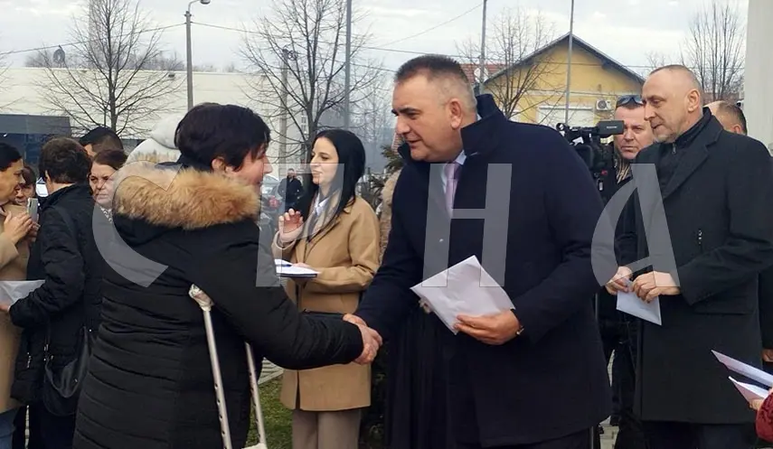 MINIĆ AND EGIĆ HAND OVER KEYS TO 15 APARTMENTS TO FAMILIES OF FALLEN SOLDIERS AND WAR DISABLED