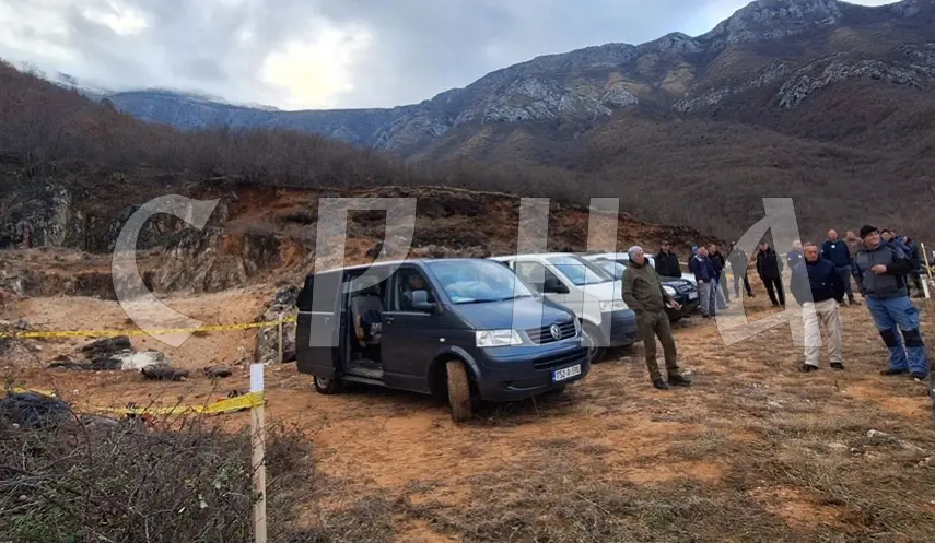 COURT BANS SERBS NEAR MOSTAR FROM DEFENDING THEIR LAND