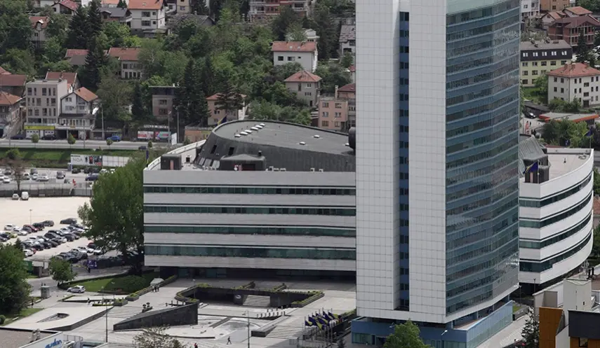 POSSIBILITY OF LINKING EMPLOYMENT SERVICE PERIODS TO QUALIFY FOR A PENSION