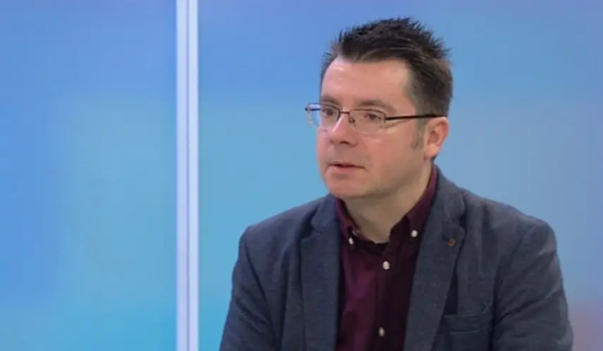 INITIATIVE TO RETURN FERDINAND MONUMENT REFLECTS SERVILE MENTALITY