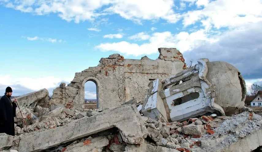 DURING MARCH POGROM, ALBANIAN EXTREMISTS ESPECIALLY TARGETED SERBIAN HOLY SITES