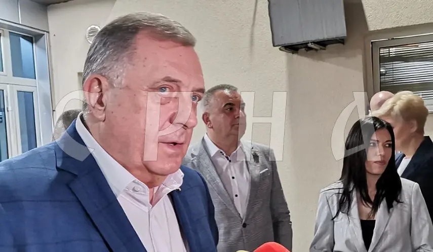 DODIK: WOMEN IN SNSD PLAY VITAL ROLE IN POLITICAL AND SOCIAL LIFE