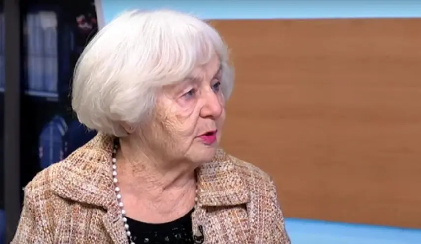 KARAN PRESENTS DECORATION TO JASENOVAC CAMP SURVIVOR HEROINE JELENA BUHAČ-RADOJČIĆ