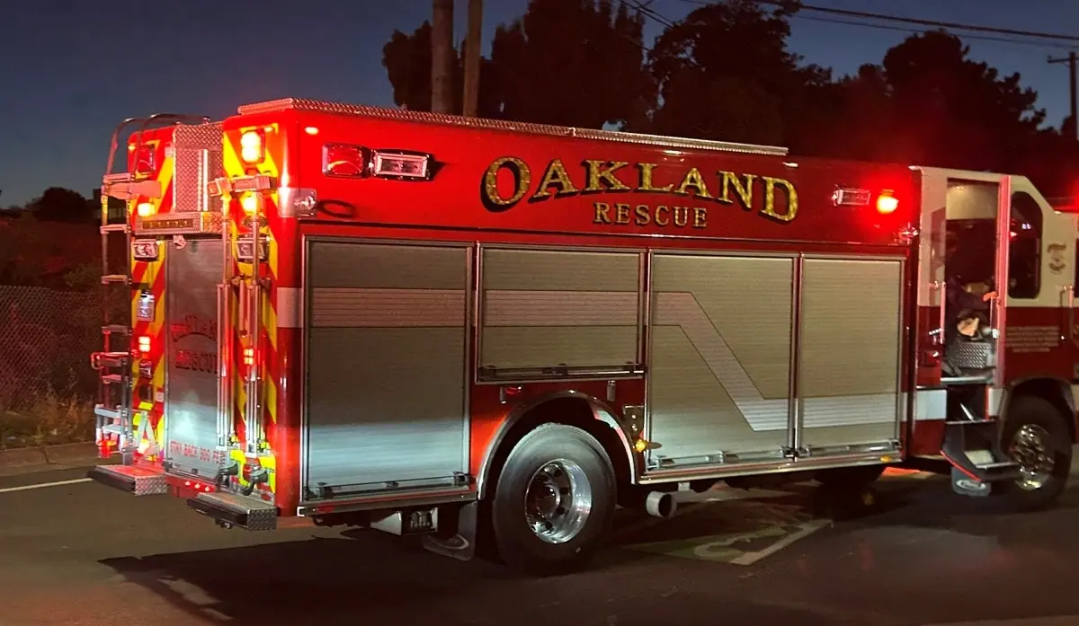 DRIVER STRIKES PEDESTRIANS IN OAKLAND, THREE KILLED