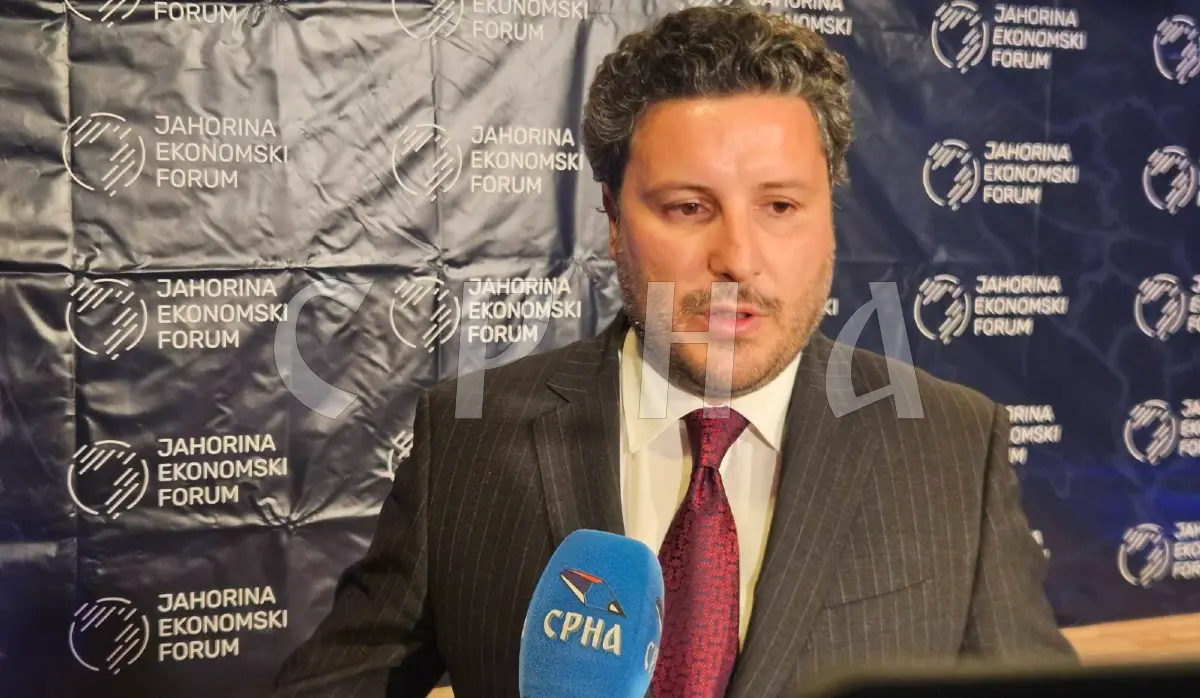 LOCAL POLITICIANS SHOULD AGREE ON BiH WITHOUT INTERNATIONALS