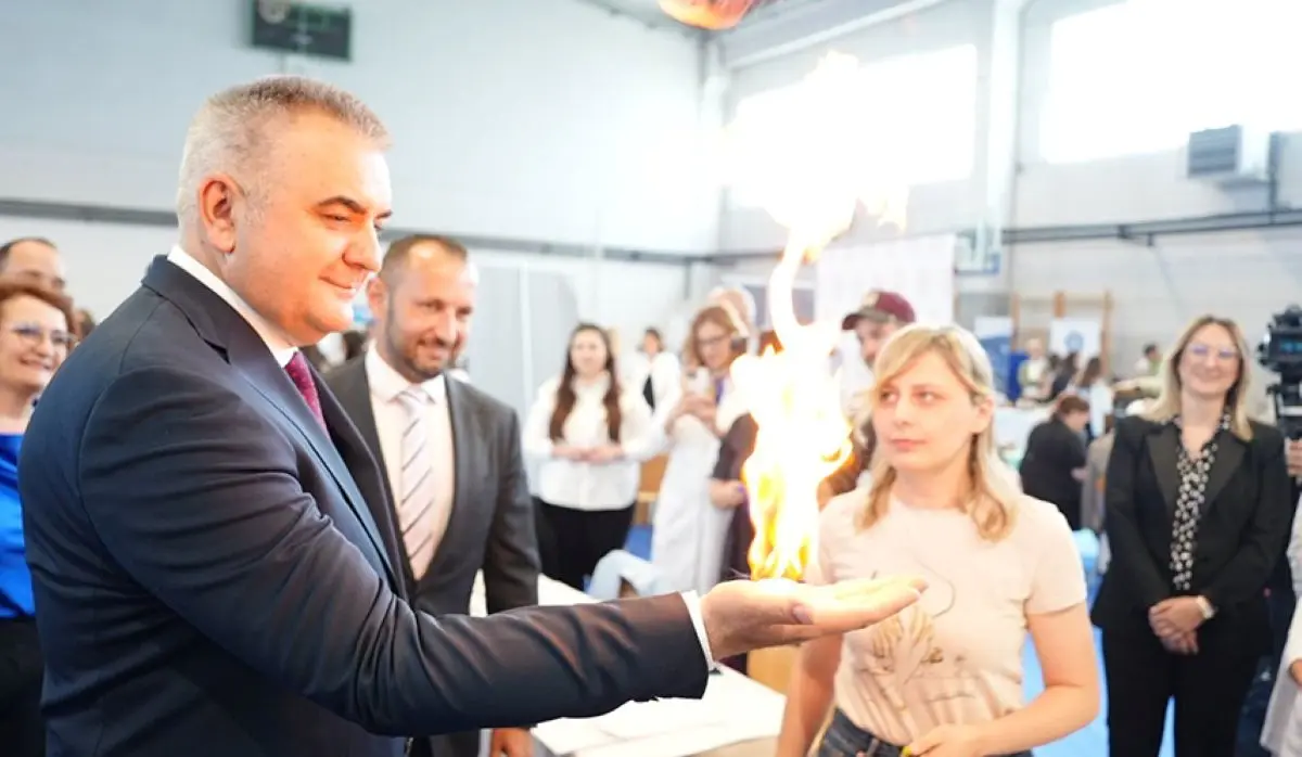 MINIĆ OPENS SCIENCE FESTIVAL, SAYS FUTURE IS HERE