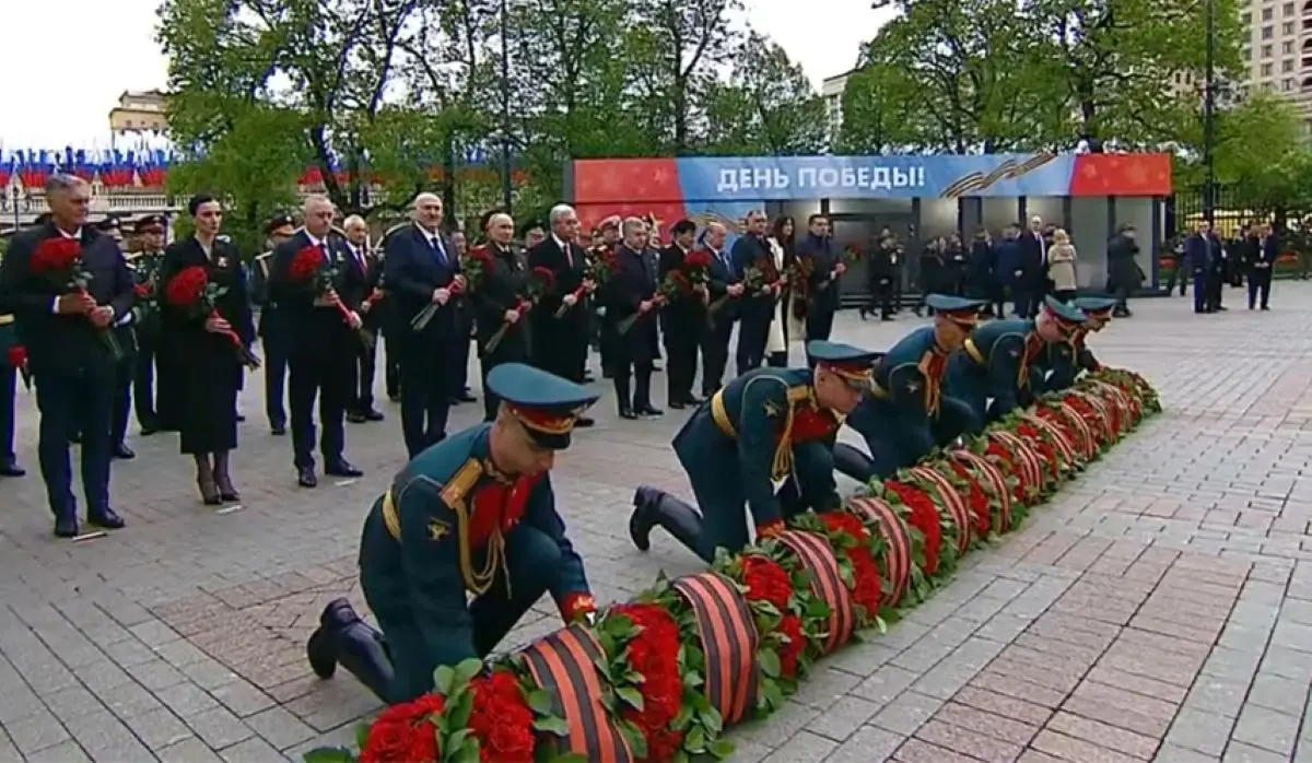 DELEGATIONS LAY FLOWERS AT TOMB OF THE UNKNOWN SOLDIER