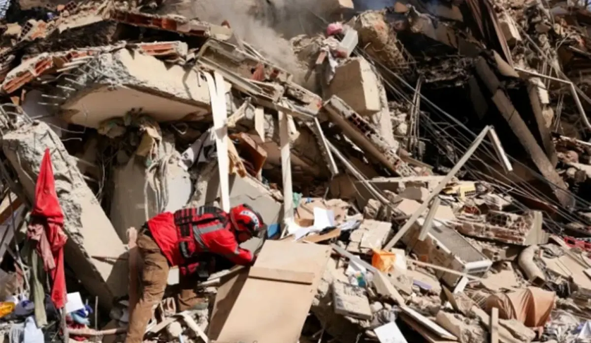 DEATH TOLL RISES TO 1,943