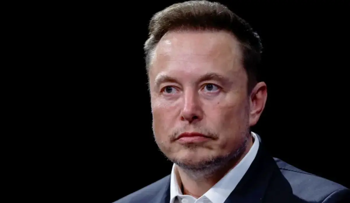 ELON MUSK IS NO LONGER A TRILLIONAIRE