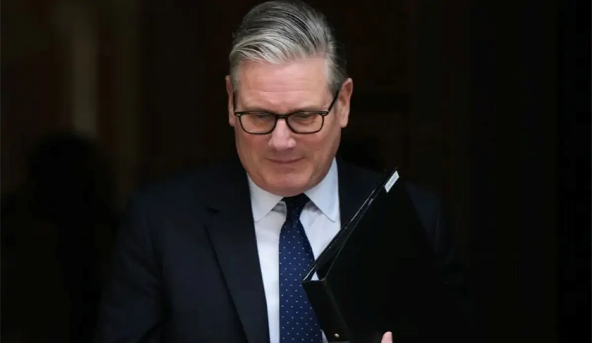 STARMER RESIGNS AS LABOUR PARTY LEADER