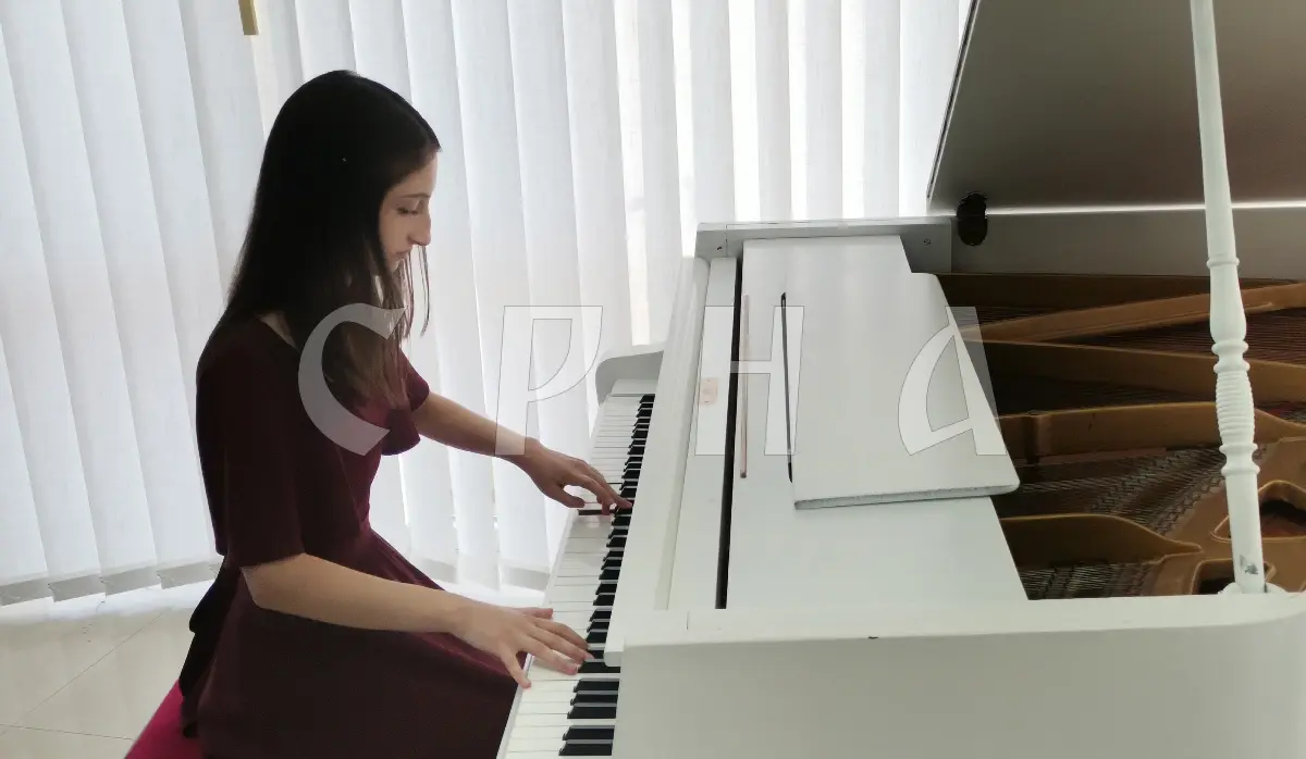 NORTH MACEDONIAN YOUNG PIANIST ANA MAZNEJKOVA PRESENTS RECITAL IN DOBOJ