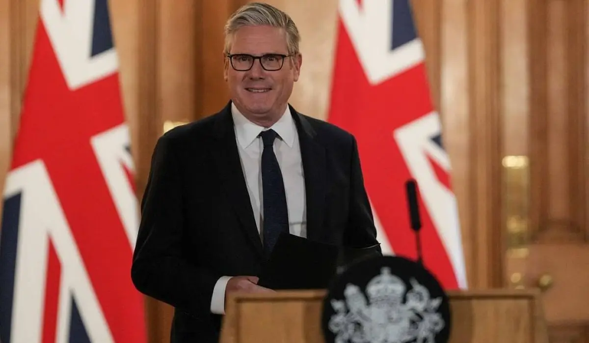 LONDON TO BAN SOCIAL MEDIA FOR THOSE UNDER 16 FROM SPRING