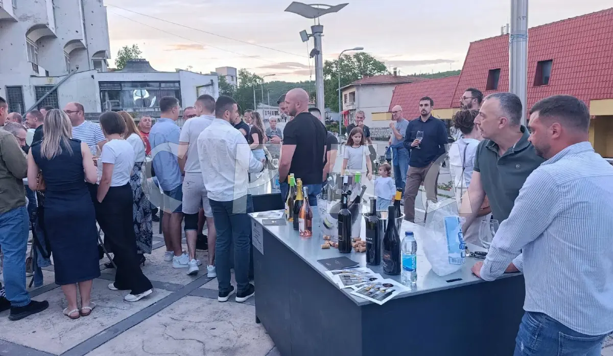WINE FESTIVAL OPENS, FEATURING 14 EXHIBITORS