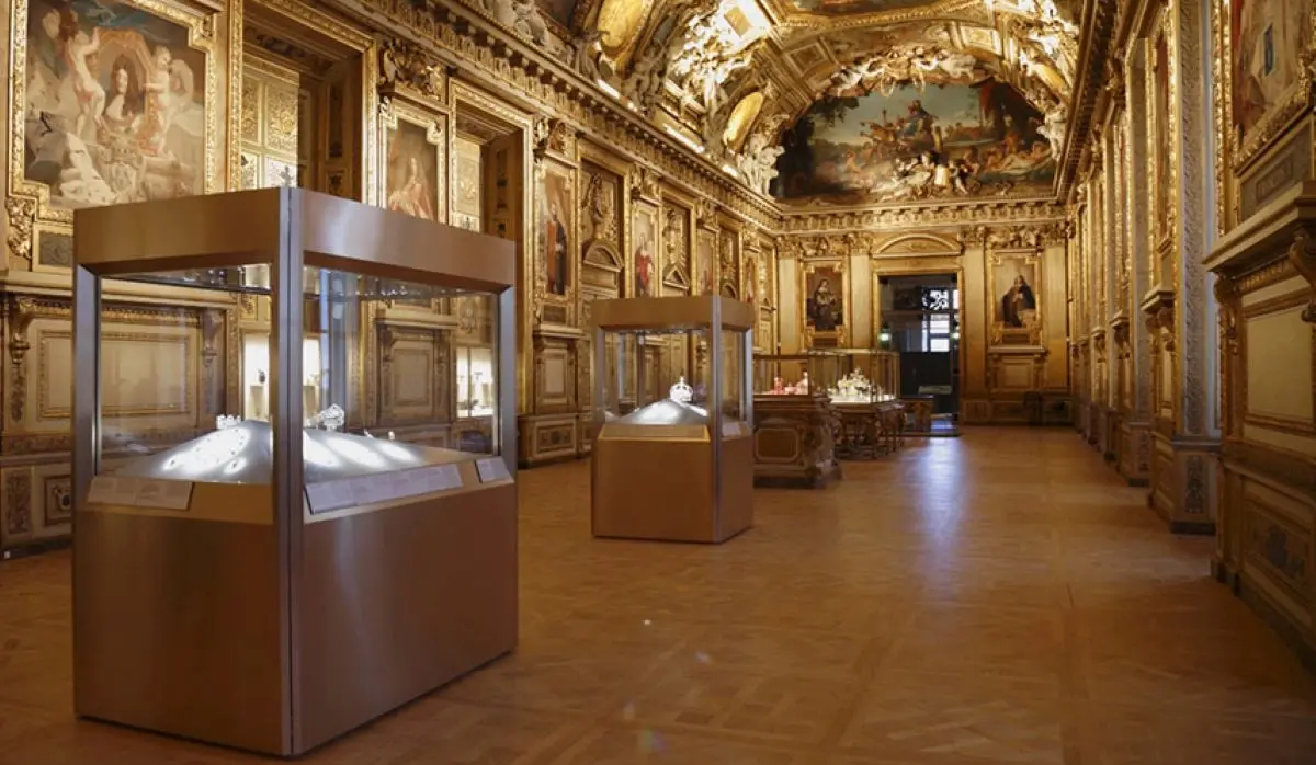 APOLLO GALLERY REOPENS, BUT WITHOUT JEWELRY