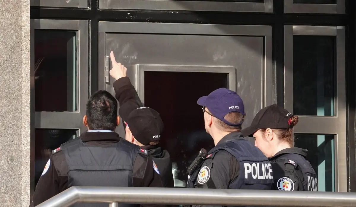 SHOTS FIRED NEAR THE US CONSULATE IN TORONTO