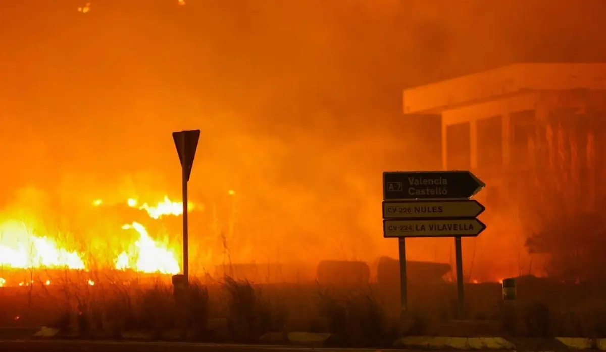 AVILA FIRE LARGEST IN SPAIN'S HISTORY