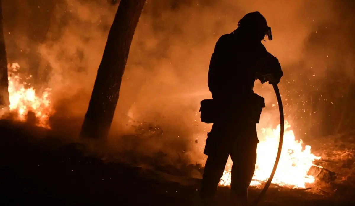 TWO FIREFIGHTERS KILLED ON CRETE