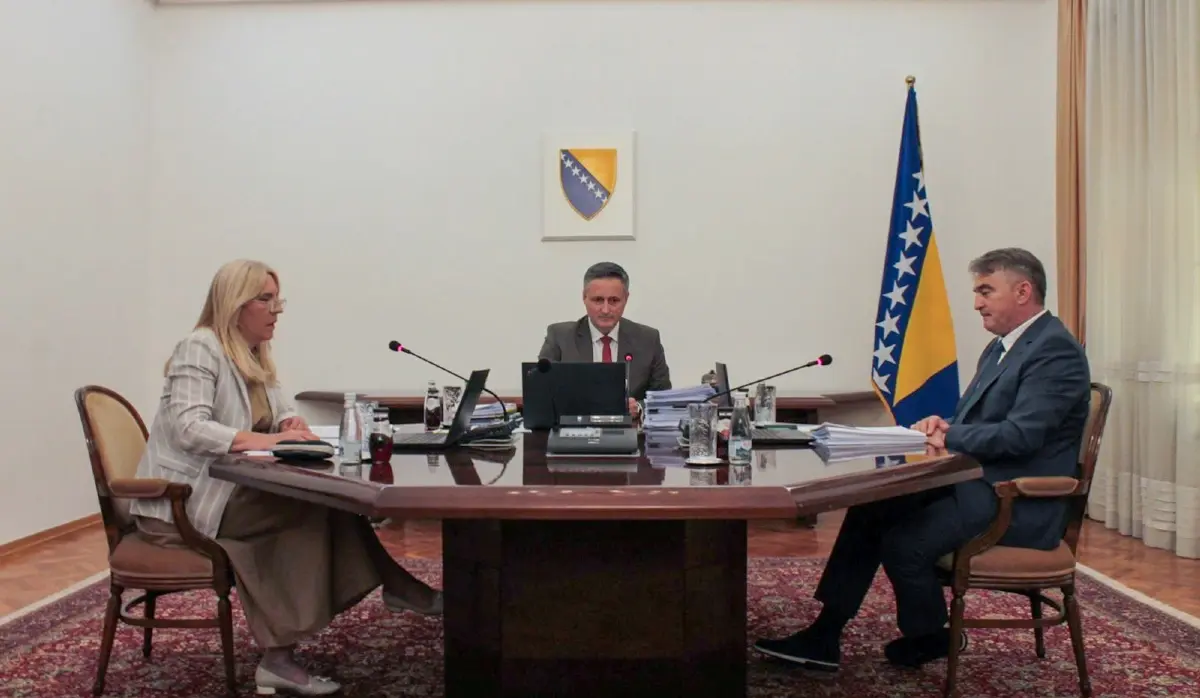 THE BUDGET WILL BE SUBMITTED TO THE PARLIAMENTARY ASSEMBLY WITH A REQUEST FOR CONSIDERATION UNDER AN URGENT PROCEDURE