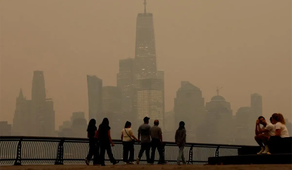 THICK HAZE BLANKETS NORTHEASTERN US, WASHINGTON RESIDENTS URGED TO WEAR MASKS