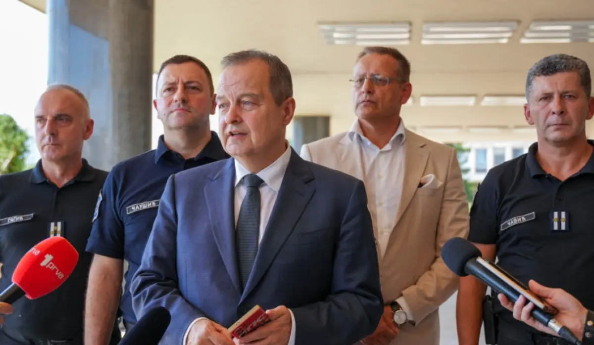 DAČIĆ SEES OFF 34 FIREFIGHTER-RESCUERS TO FRANCE