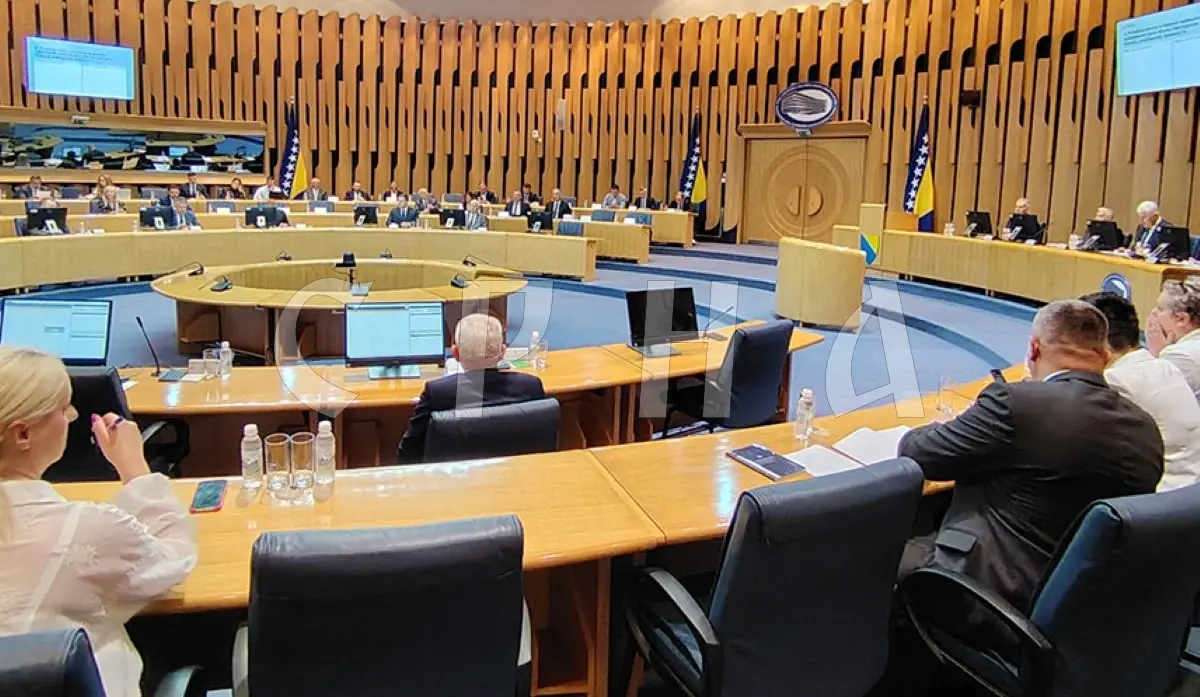 DRAFT LAW ON AMENDMENTS TO THE LAW ON THE COURT ADOPTED IN THE FIRST READING