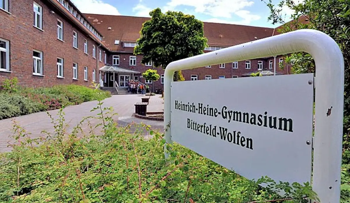 FOUR SERIOUSLY INJURED IN BAVARIAN SCHOOL ATTACK