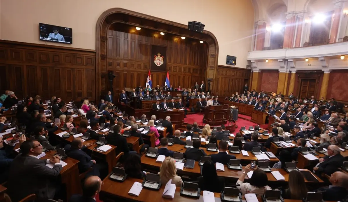 GOVERNMENT SURVIVES NO-CONFIDENCE VOTE IN PARLIAMENT