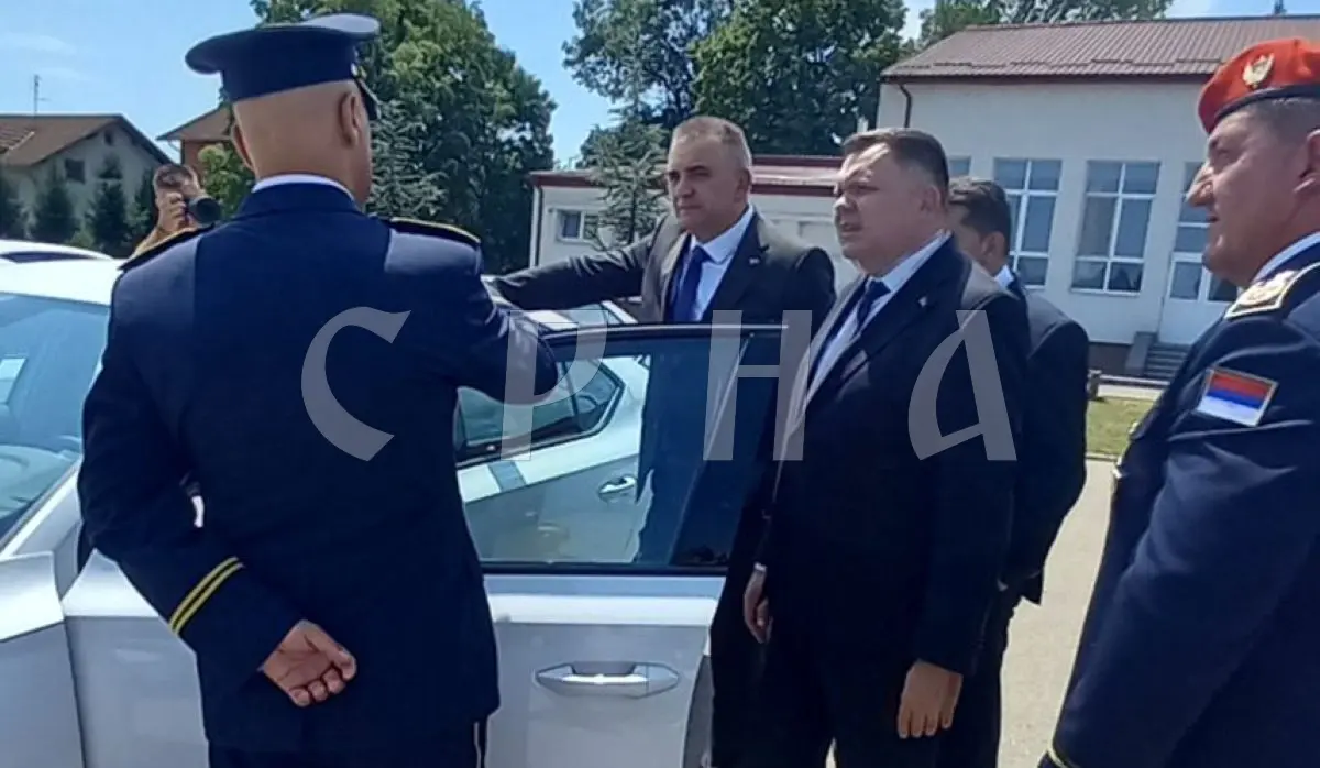 MINIĆ HANDS OVER KEYS TO NEW VEHICLES FOR MOI MEBERS