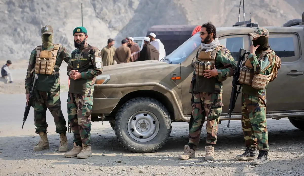 SUICIDE ATTACKER KILLS 15